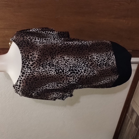 Top - Picture 2 of 4